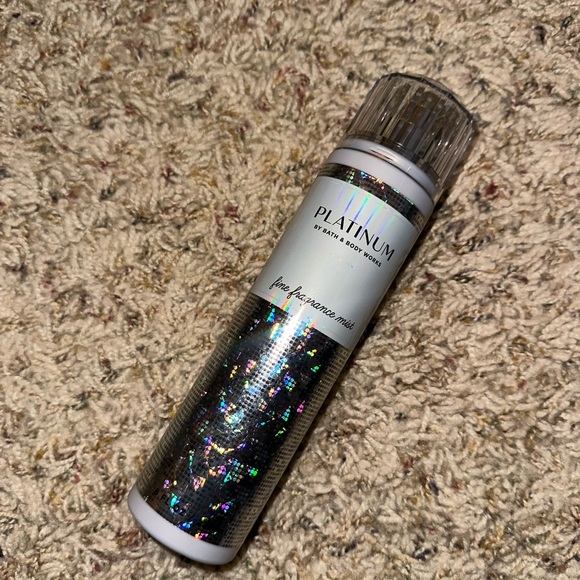 Body BBW platinum body beauty mist 🤍🪩✨ - Picture 1 of 3